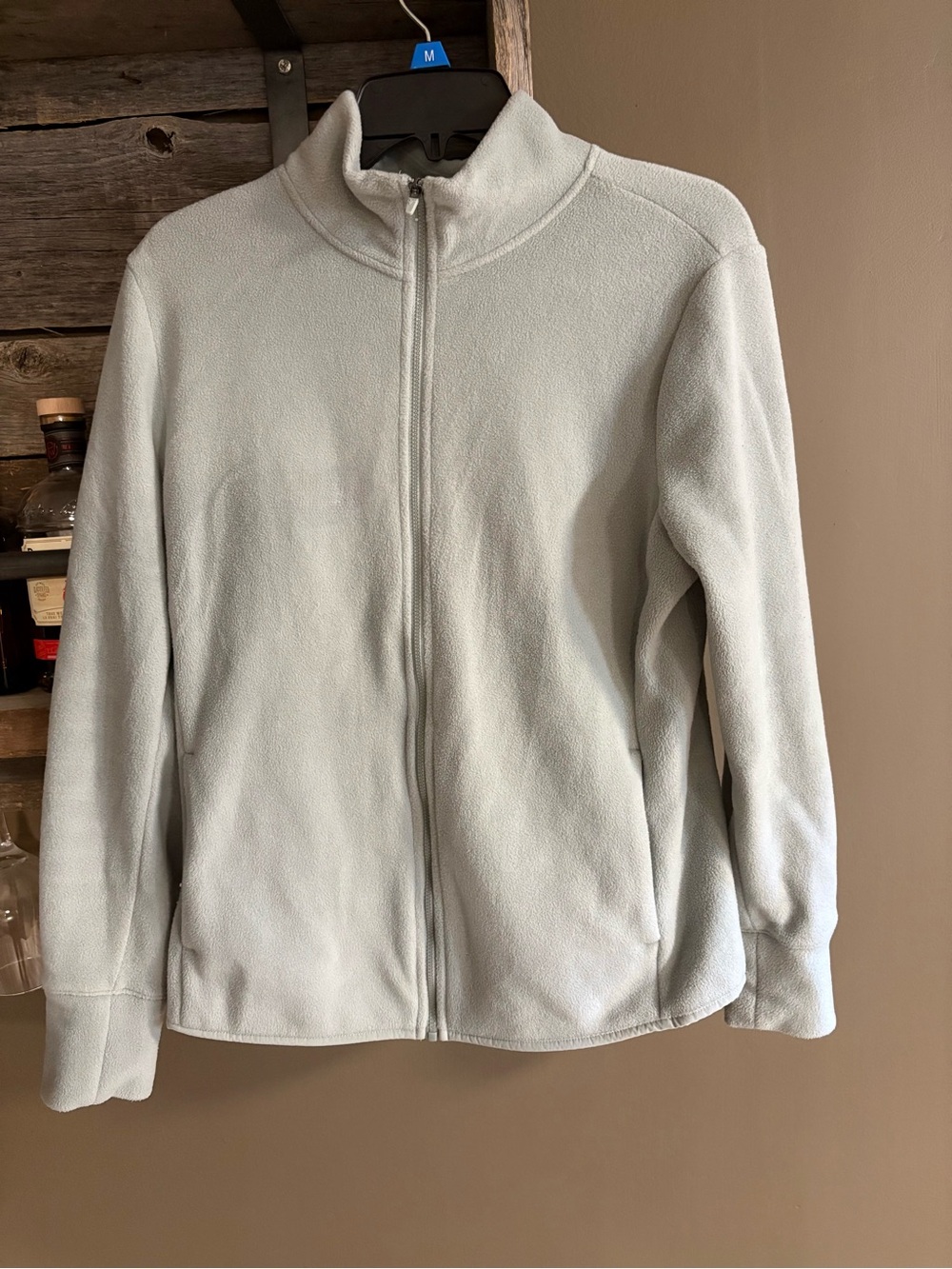 Sweaters - Picture 5 of 6